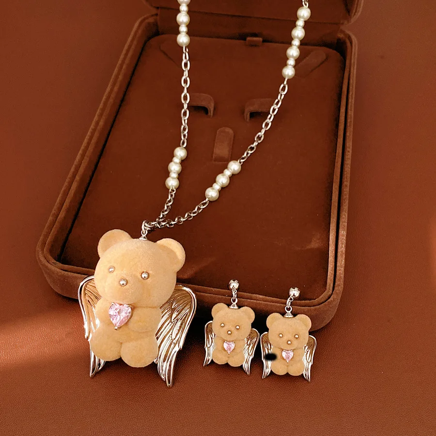 Brown Flocked Bear Angel Wing Pendant Necklace Earrings for Women Imitation Pearl Chain Necklace Winter Fashion Jewelry Set H