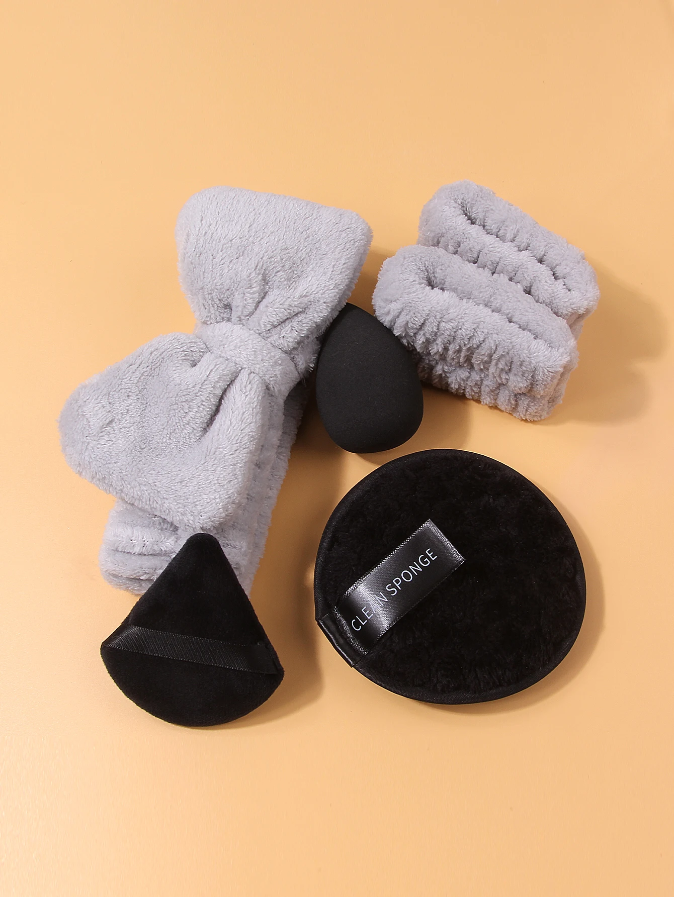 مجموعة فرش مكياج مكونة من 16 قطعة من الرخام الذهبي الأسود، إسفنجة مكياج، نفخة البودرة، رباط شعر، رباط معصم، أدوات تجميل