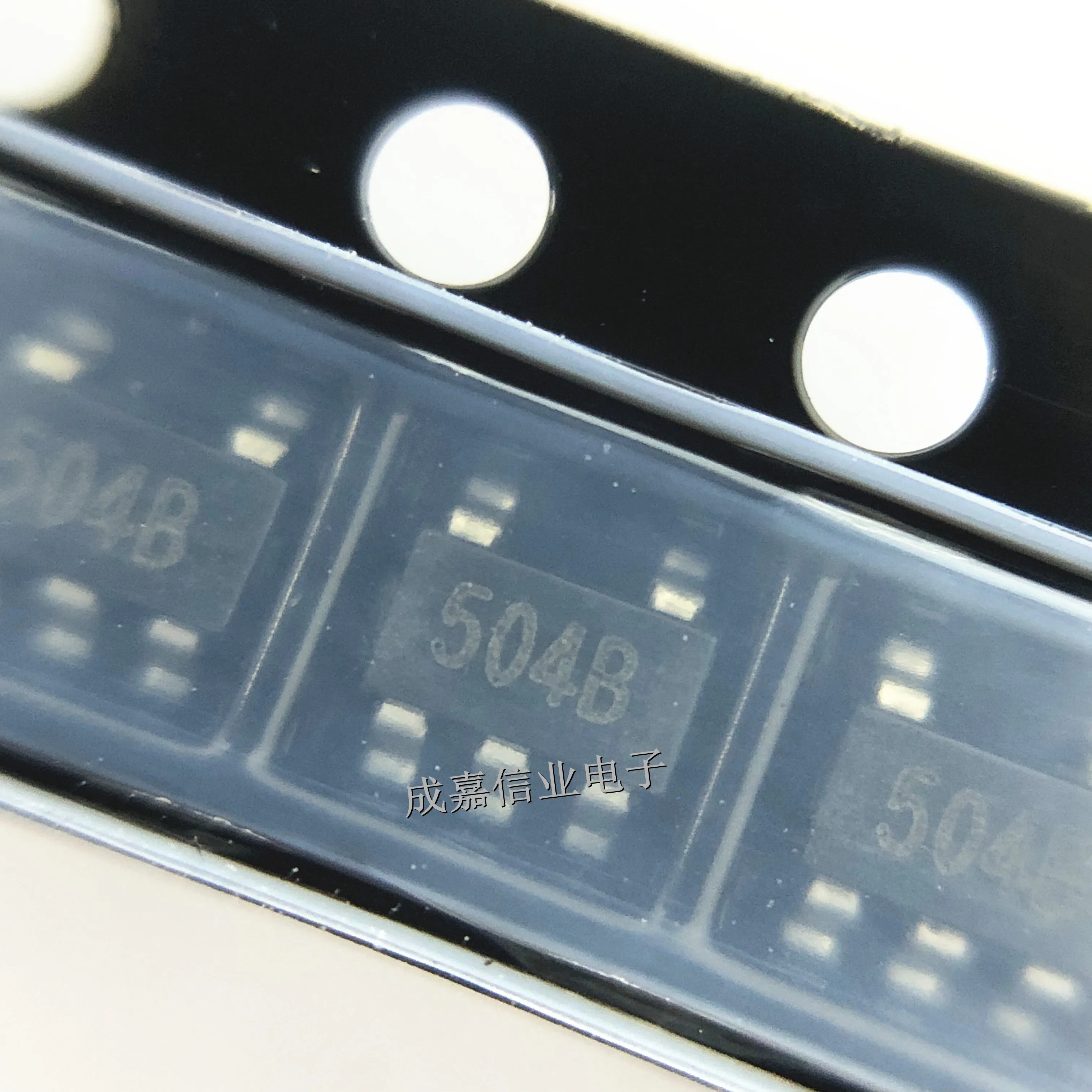 10pcs/Lot SP0504BAHTG SOT-23-5 MARKING;504B ESD Protection Diodes / TVS Diodes Operating Temperature:- 40 C-+ 125 C