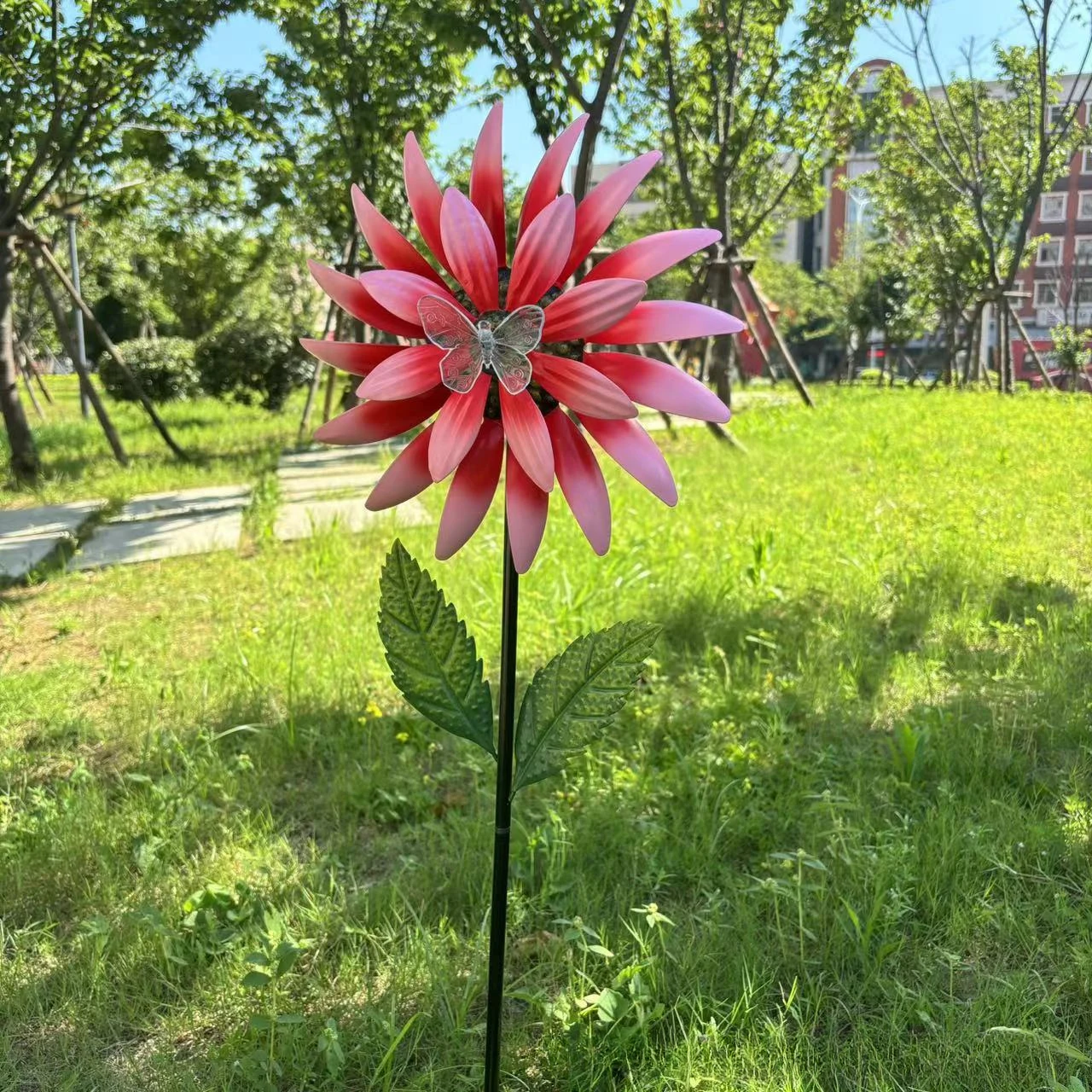 High Quality Personalized Creative Solar Simulation Sunflower Windmill Decoration Outdoor Lawn Park Windmill