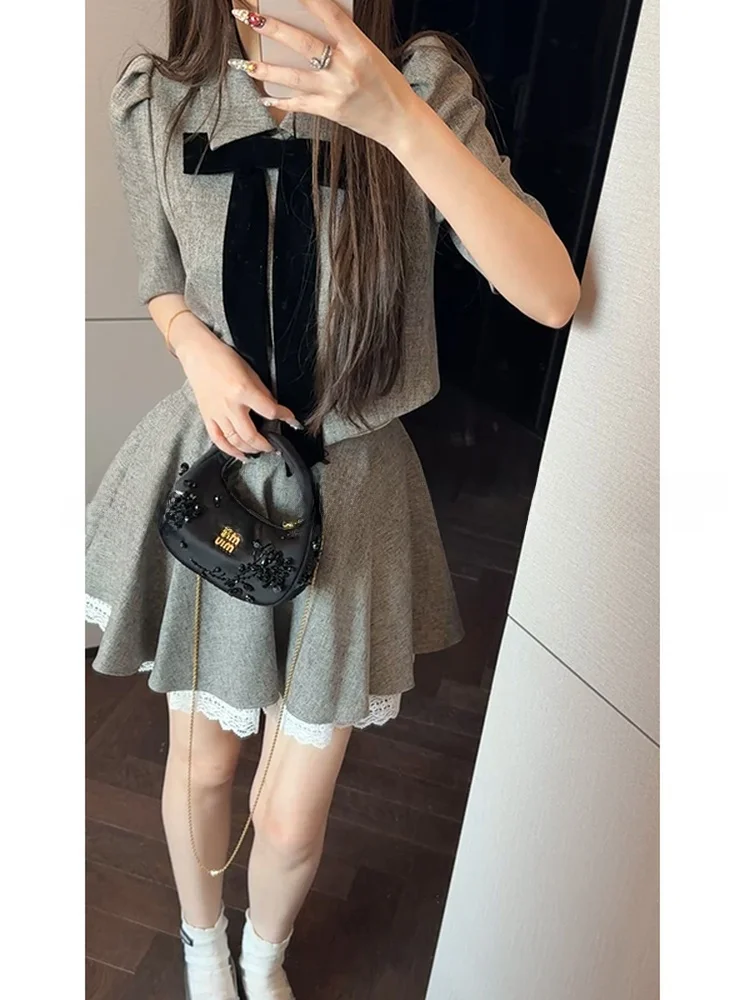 

Комплект женской одежды Early Spring: Модный антивозрастной костюм с воротником-стойкой, юбкой-зонтиком и брюками