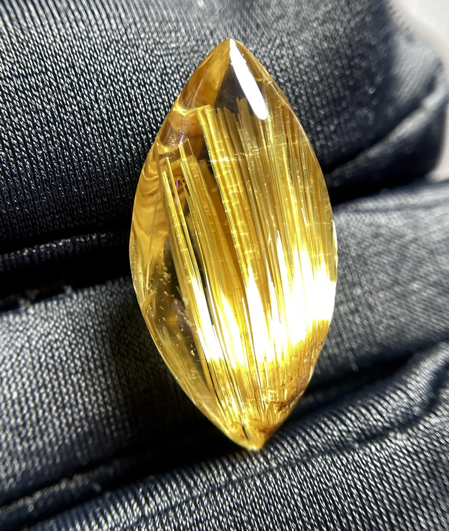 Natural Gold Rutilated Quartz Pendant Rutilated Jewelry 24.7*12*9.3mm Men Women Brazil AAAAAAA