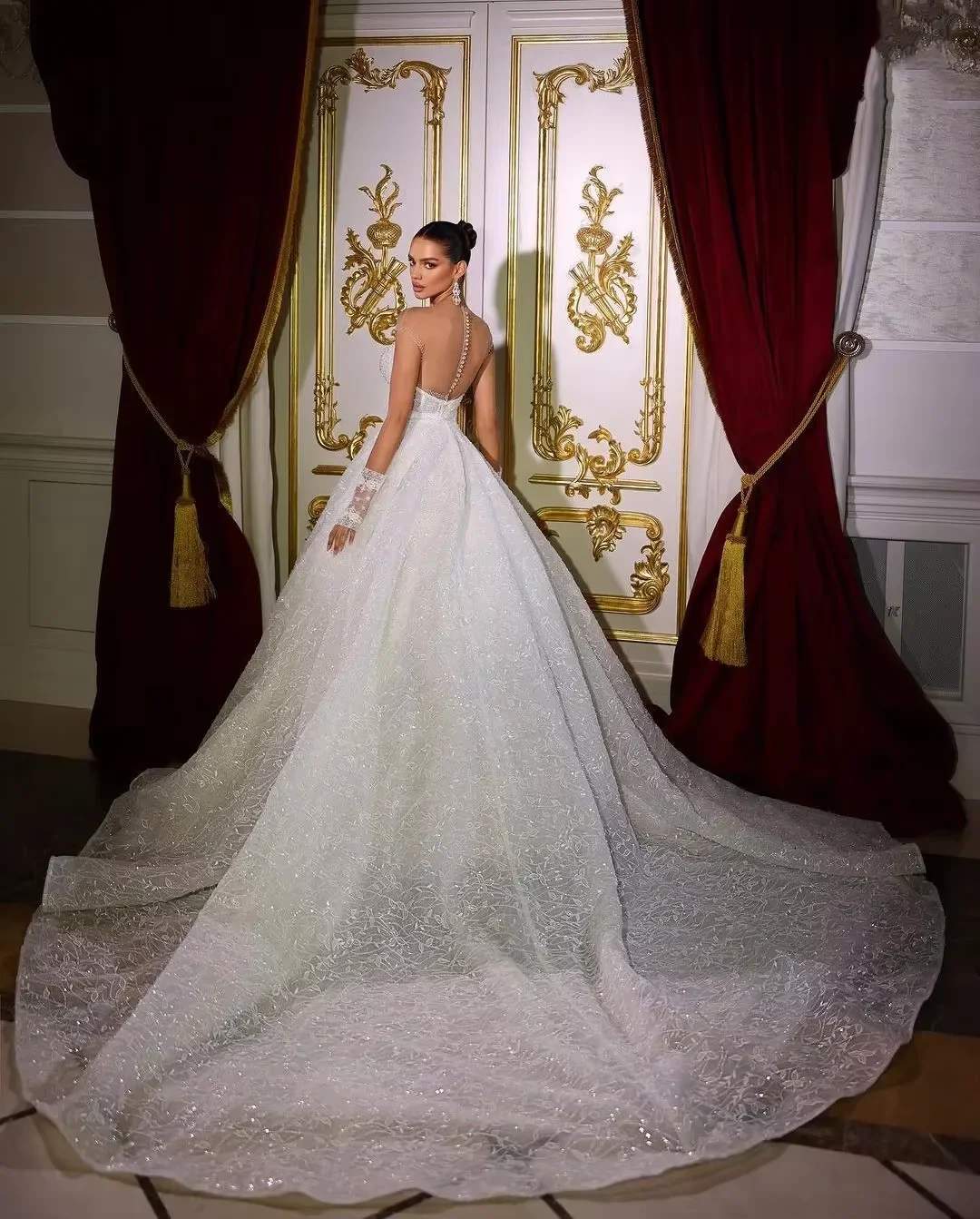 Customized Luxurious Ball Gown Sleeveless Sexy Wedding Dresses Sequins Lace Appliques Buttons Bridal Gowns свадебное платье