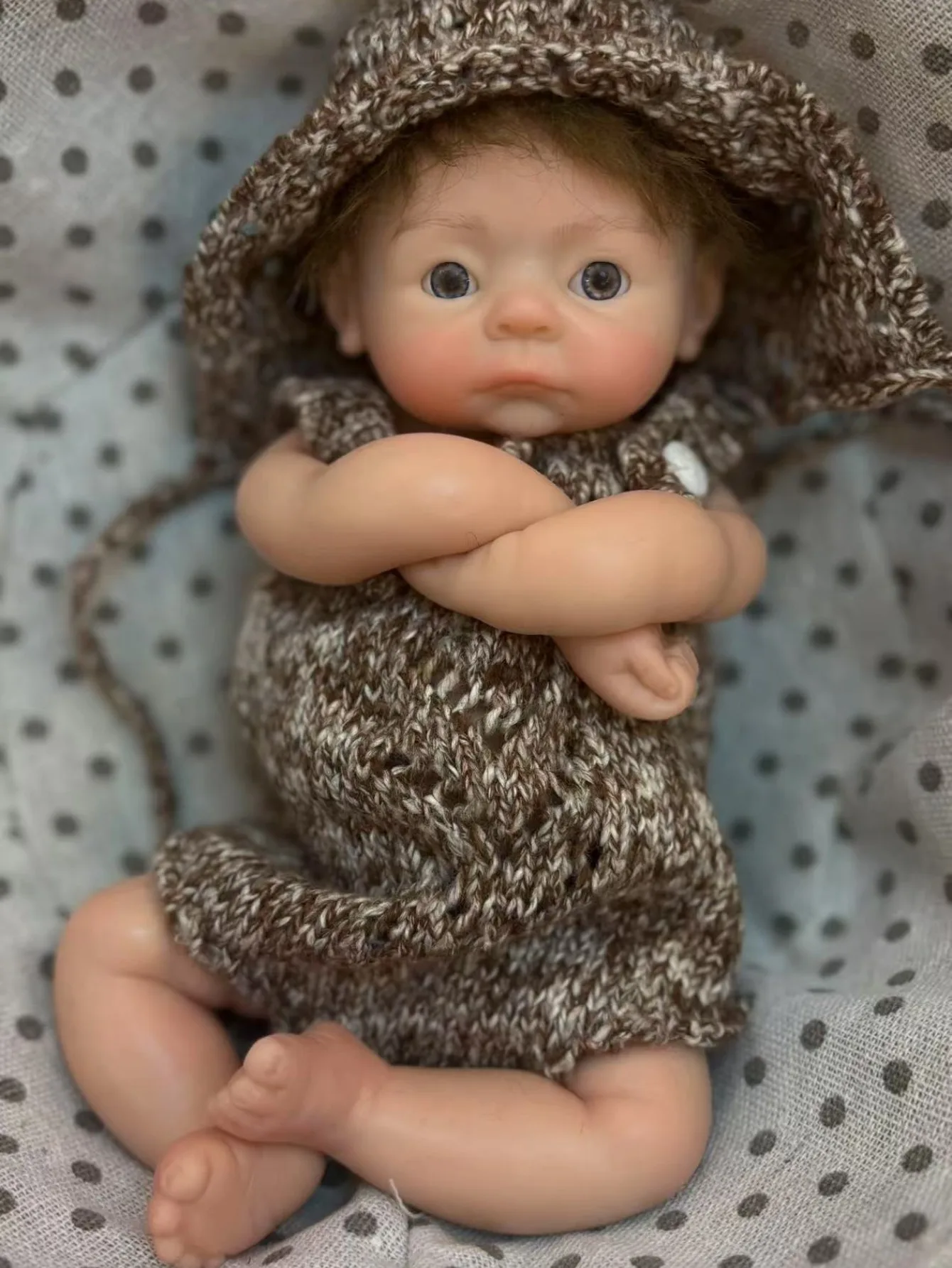 Aizwa1 Muñeca bebé recién nacida realista hecha a mano de silicona suave al tacto de 10 pulgadas con pelo enraizado muñeca bebé Reborn