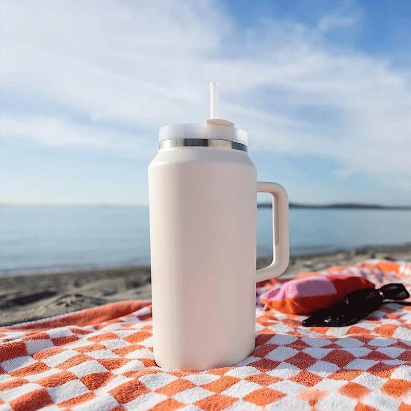 1920ML Stainless Steel Insulated Cup High Capacity Water Bottlel With Straw Portable Trave Camping Business Trip Water Bottlel