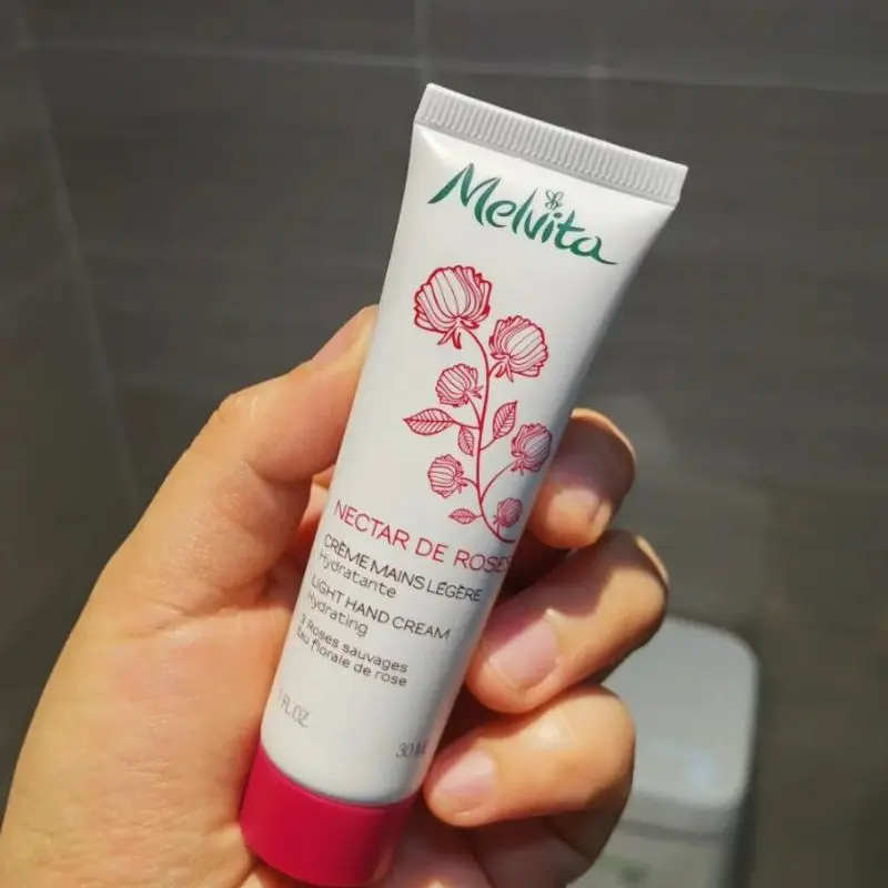 

Rose Essence Hand Cream Natural Moisturizing Deeply Moisturizes Dry Skin Elegant Floral Fragrance Lightweight Rose Hand Cream