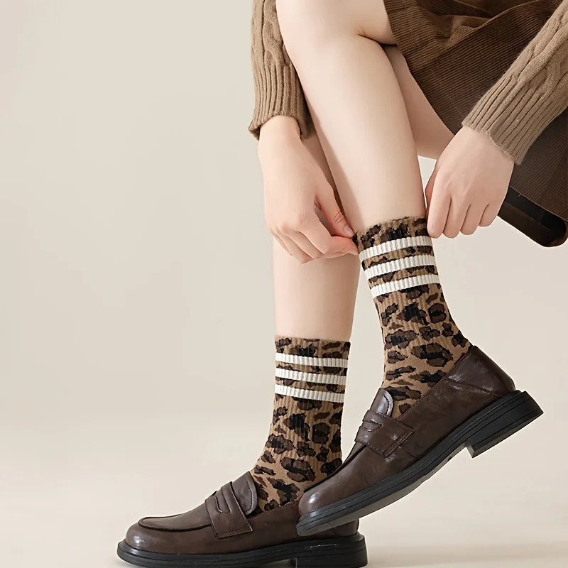 3 Paar Damen-Socken bis zur Mitte der Wade, Frühling und Herbst, trendige lange Socken mit Leopardenmuster, Herbst- und Wintermode, vielseitige, rutschfeste hohe Socken – Detail 5