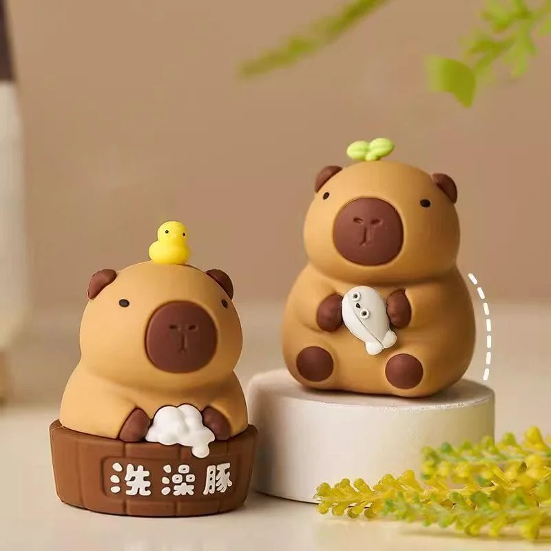 Cute Capybara Resin Figurine Stress-Relieving Desktop Figurine Cute Capybara Animal Ornament Creative Decoration Gift For Friend
