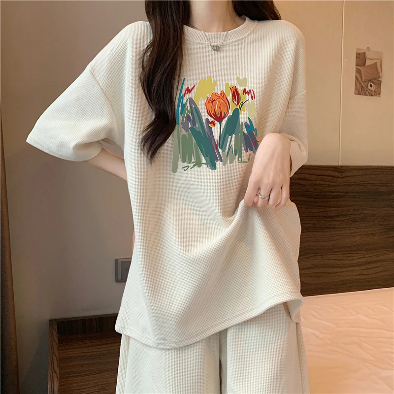 

2023 New Flowers Summer contrast T shirt + Shorts Casual two-piece set Casual Students Tracksuits