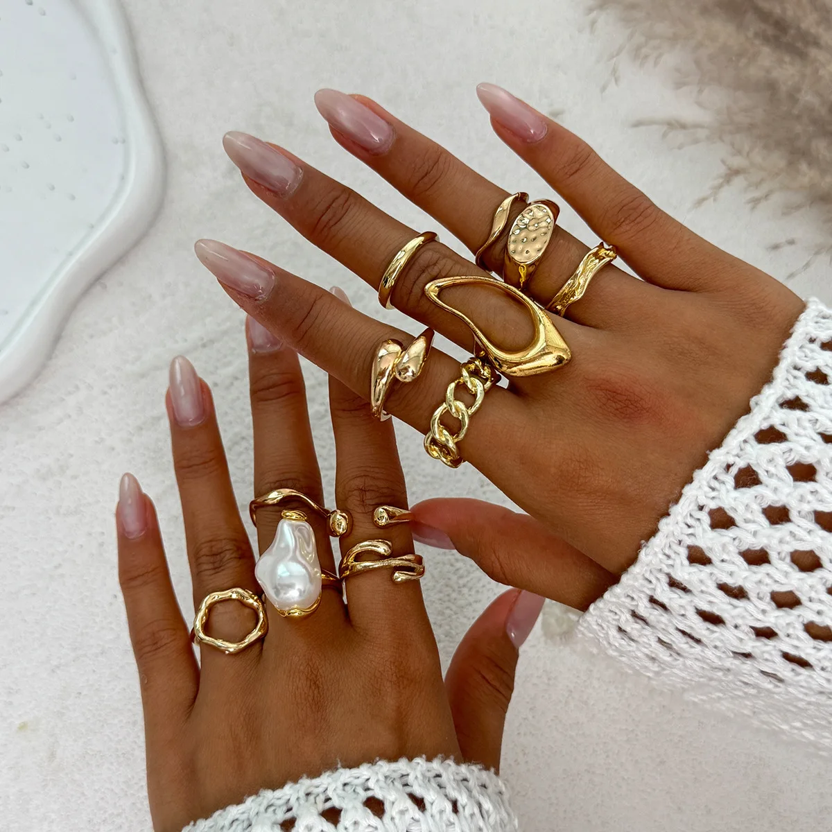 

2025 Trendy Alloy Open Ring Set for Women Light-Sensitive Surface Retro Baroque Imitation Pearl Geometric Irregular Jewelry