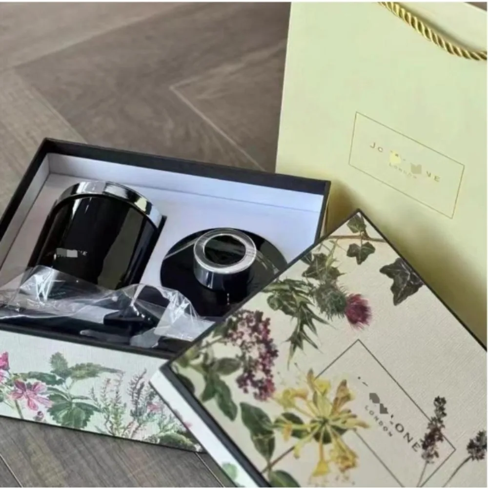 

Aromatherapy Candles, Velvet Roses, and Ebony 2025 Gift Box, a Rare Room Companion Gift