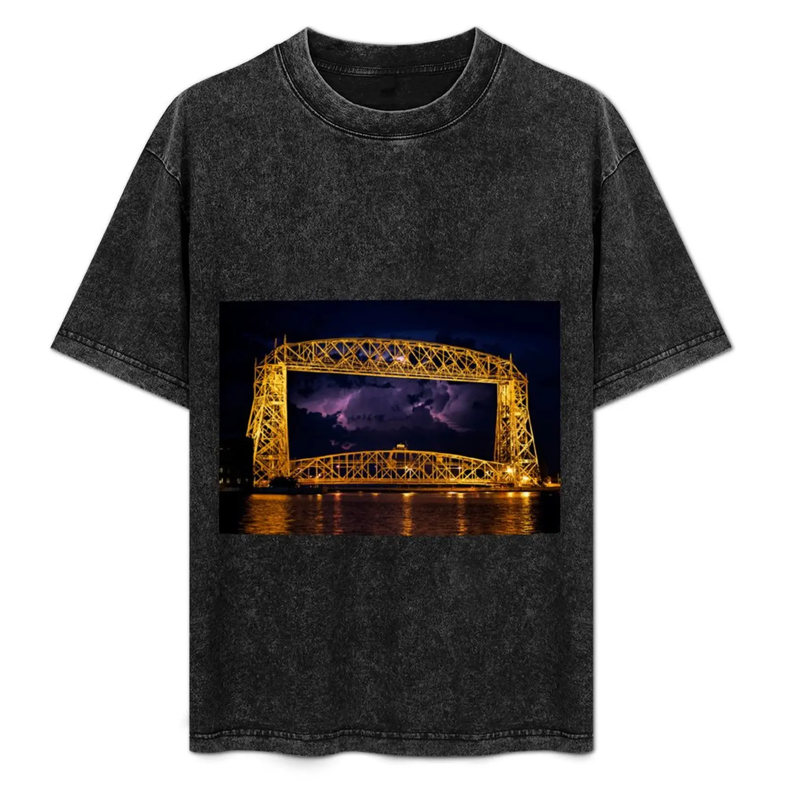 

Bridge Lightning T-Shirt Water Resistant Casual T-Shirt