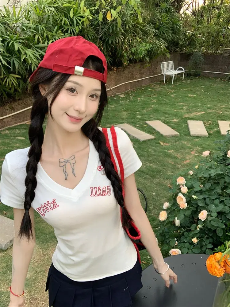 

American Sle Spicy Girl ort Sve T-irt Women's Summer Design Sensual Slim Fit ort Casual Top Trendy V-ne