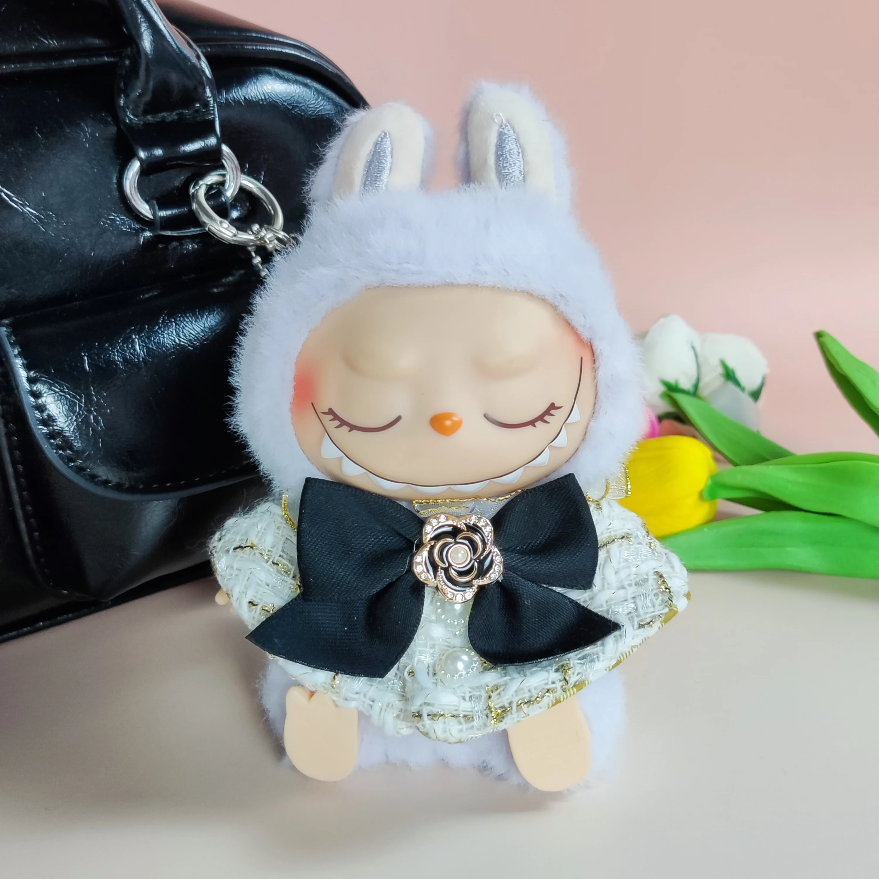 سلسلة مفاتيح Gen 1 & 2 - ملابس دمى Labubu، قلادة قطيفة، ملابس Labubu، رأس حريري ذهبي (لطيف)