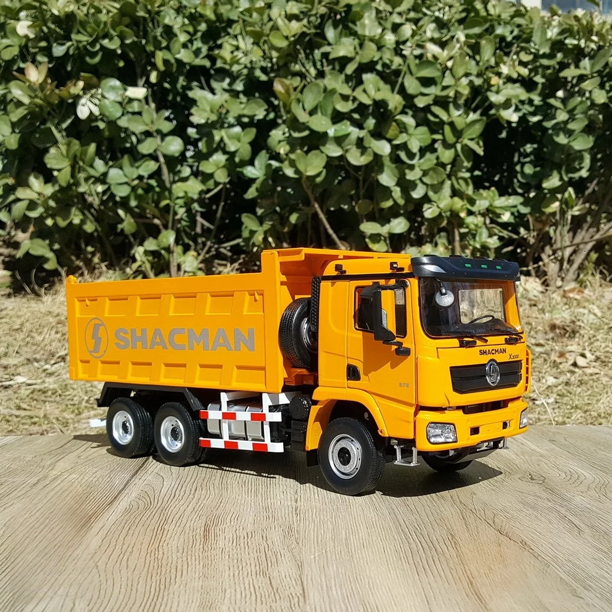 

Collectible Diecast Model 1:24 Scale SXQC Delong X3000 Heavy Duty Dump Truck Vehicles Alloy Toy Model for Display Decoration