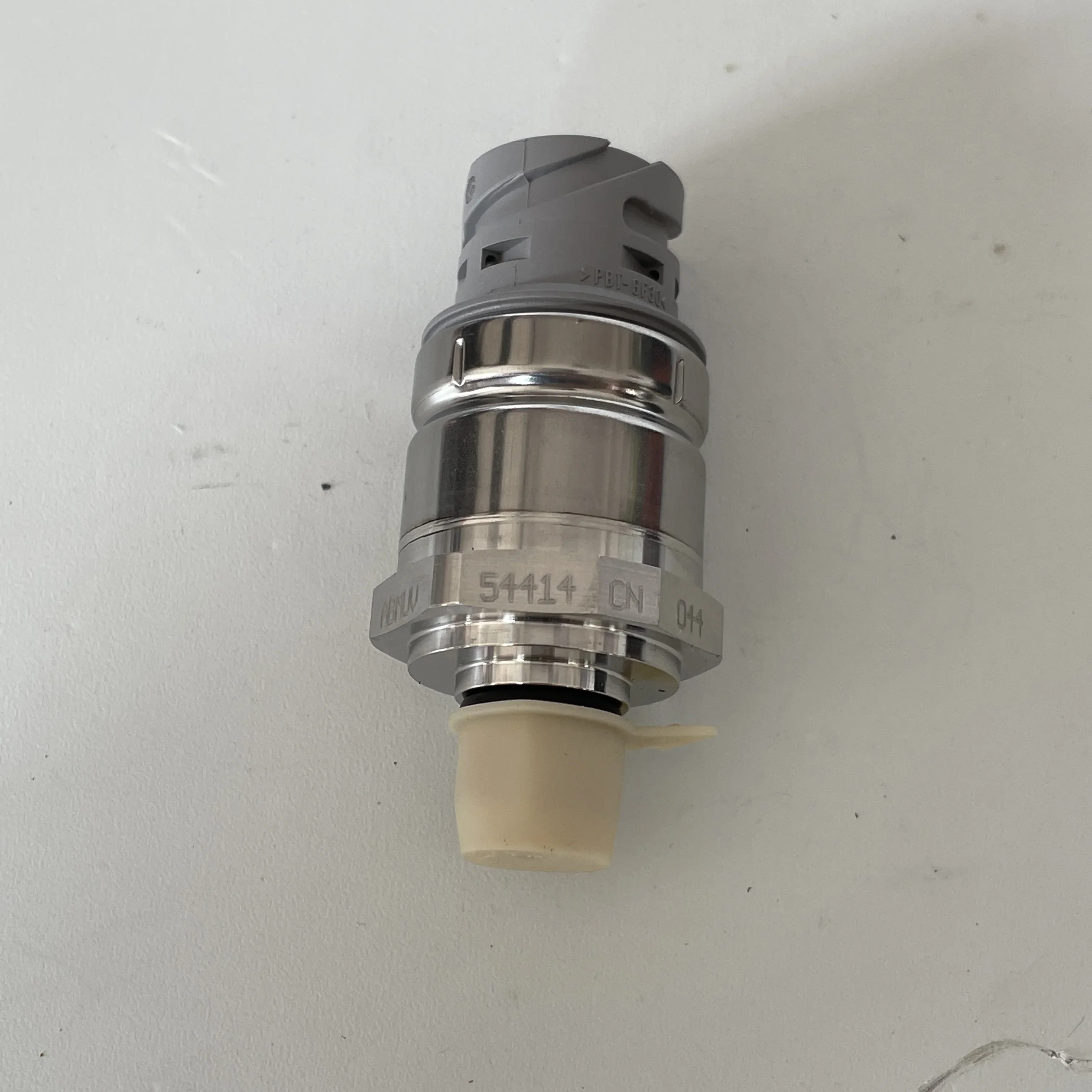 Cummins QSK19 engine parts cummins pressure sensor 5594381 for cummins truck parts