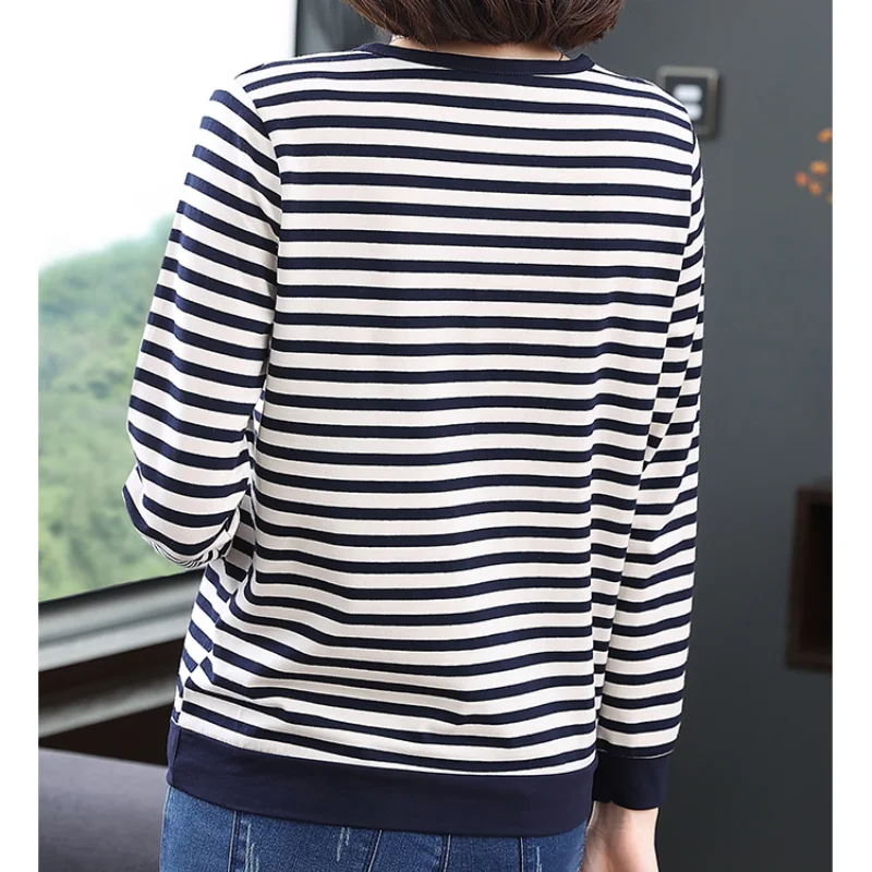 Spring and Autumn Women's V-Neck Long Sleeves Loose Classic Pullovers Plus Size Striped Button Epaulet Fashion Casual Tops