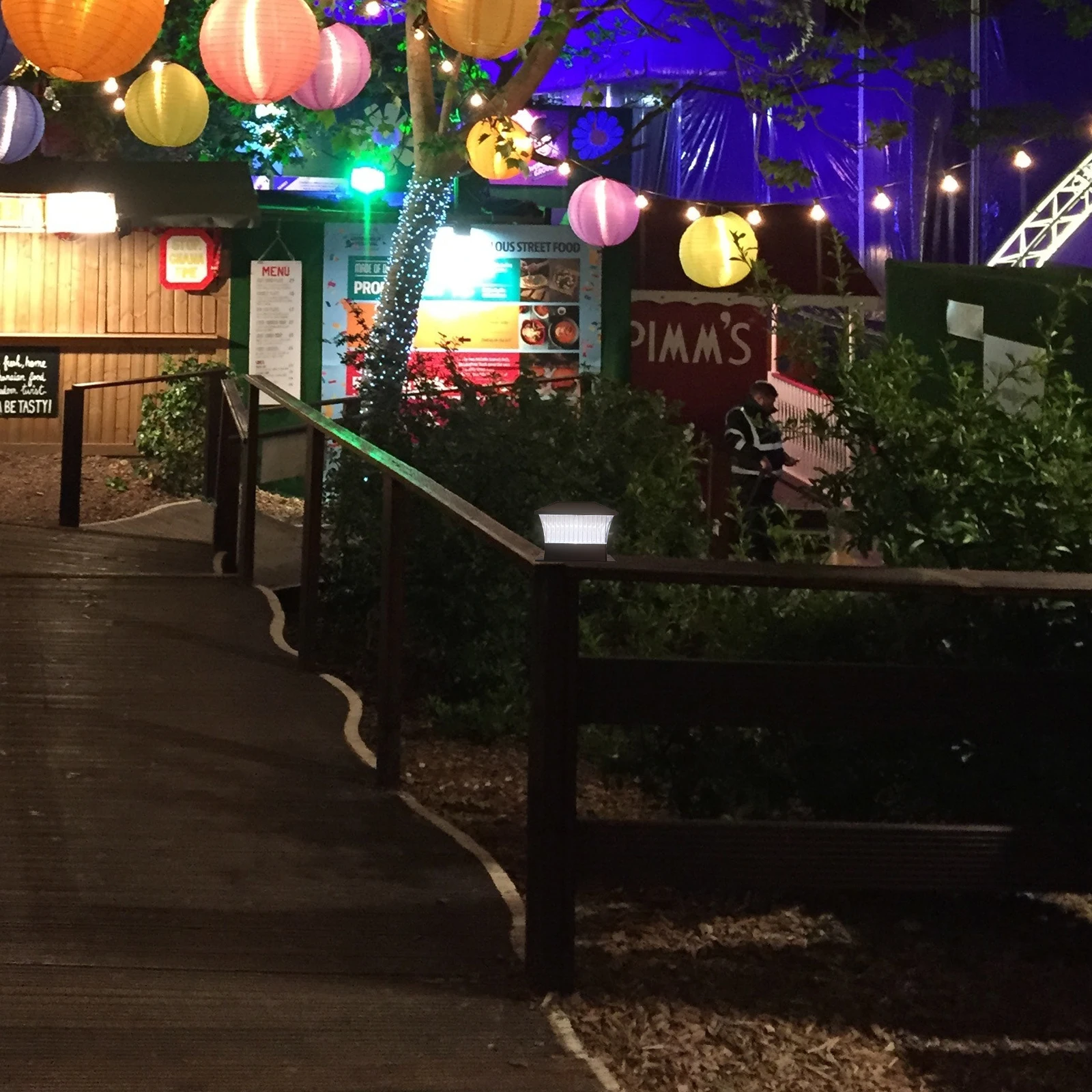 

2Pcs Solar Pillar Lamp LED Light Outdoor Waterproof Garden Decor Yard Fence Post Energysaving Durability Solution