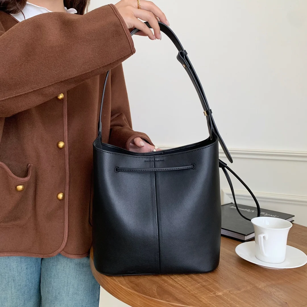 

Genuine Grade Cow Leather Women Shoulder Bucket Bag Luxury Designer Brand Ladies Cowhide Small Handbag for Woman Underarm Tote