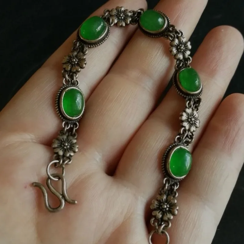 Republic of China Silver Plated Copper Bracelet Antique Silver Tone Jade Inlaid Wrist Jewelry for Women Handmade Daily Wear Gift