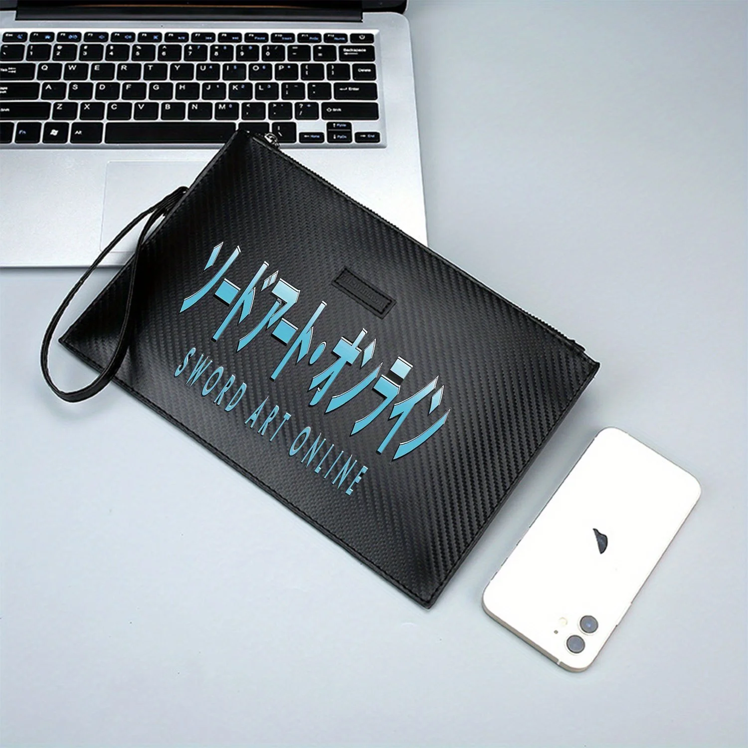 شعار نصي مميز على الإنترنت من Sword Art. حقيبة يد رجالية أنيقة مطبوعة من البولي يوريثان عصرية وعملية للحمل اليومي
