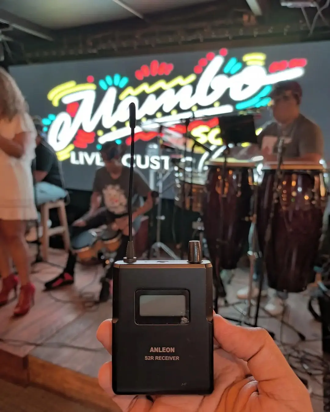 

ANLEON S3D UHF Wireless IEM Monitor Receiver 560-596MHz with LCD Display Dual Antenna 17H Battery for Live Stage Performance