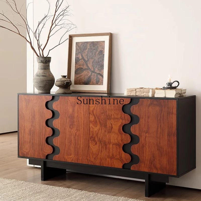 

Integrated storage against the wall