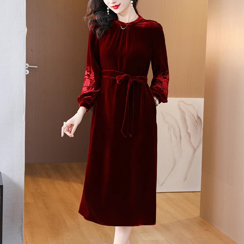 

AIMEILI Women Autumn Elegant Embroidery Velvet Dress Female Office Lady Party Robe Femme Designer High Quality Pleated Vestidos