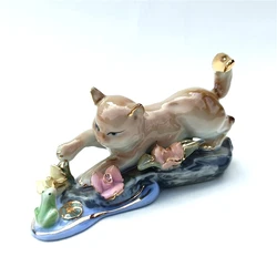 Funny Porcelain Frog and Cat Miniature Ceramic Pond Kitty Figurine Tabletop Novelty Animal Decor Art Collection Ornament Craft