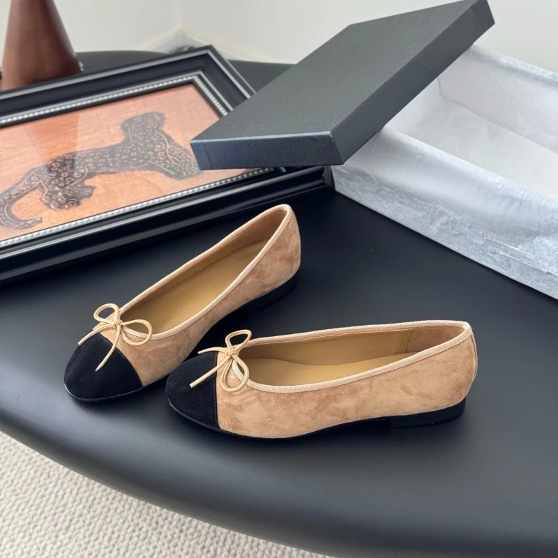 أحذية نسائية كاجوال جديدة للخريف: أحذية مسطحة من جلد الغزال مع فيونكة، أحذية فردية مريحة بفتحة ضحلة