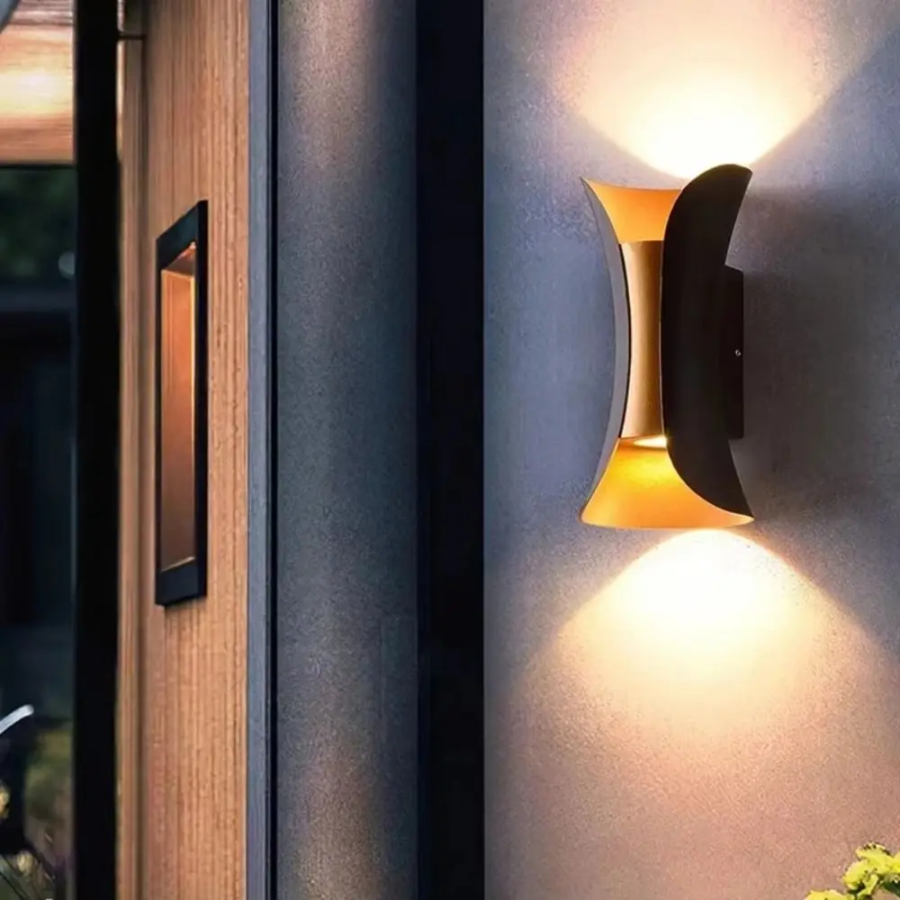 

Creative LED Wall Lamp Wireless 10W Outdoor Wall Light Two-Way Lighting Up Down Light Wall Sconce Lamp Garden Lighting