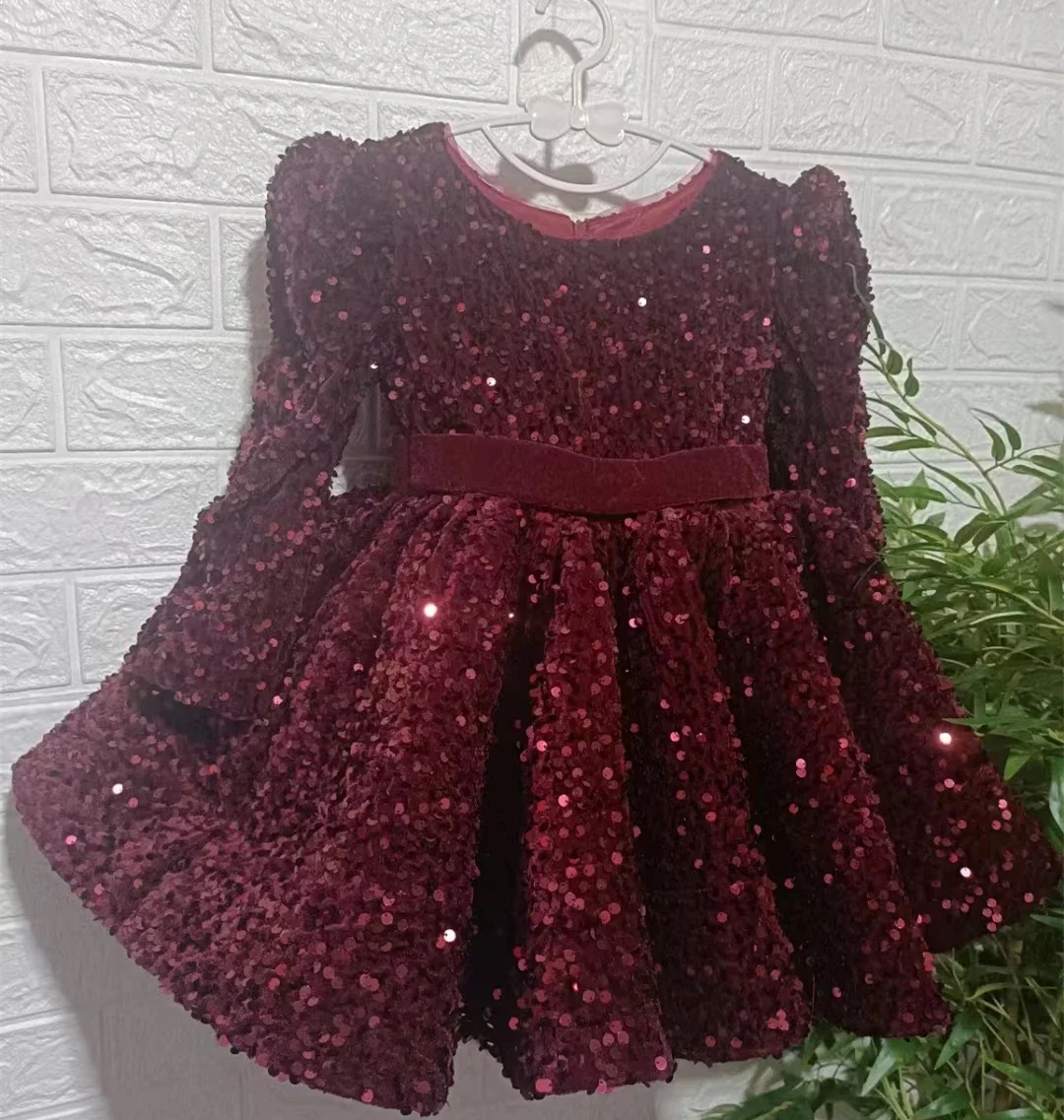 Delicate Burgundy Flower Girl Dress Long Sleeves Round Neck Sequin Clip Tulle Princess Party Birthday First Communion Dresses