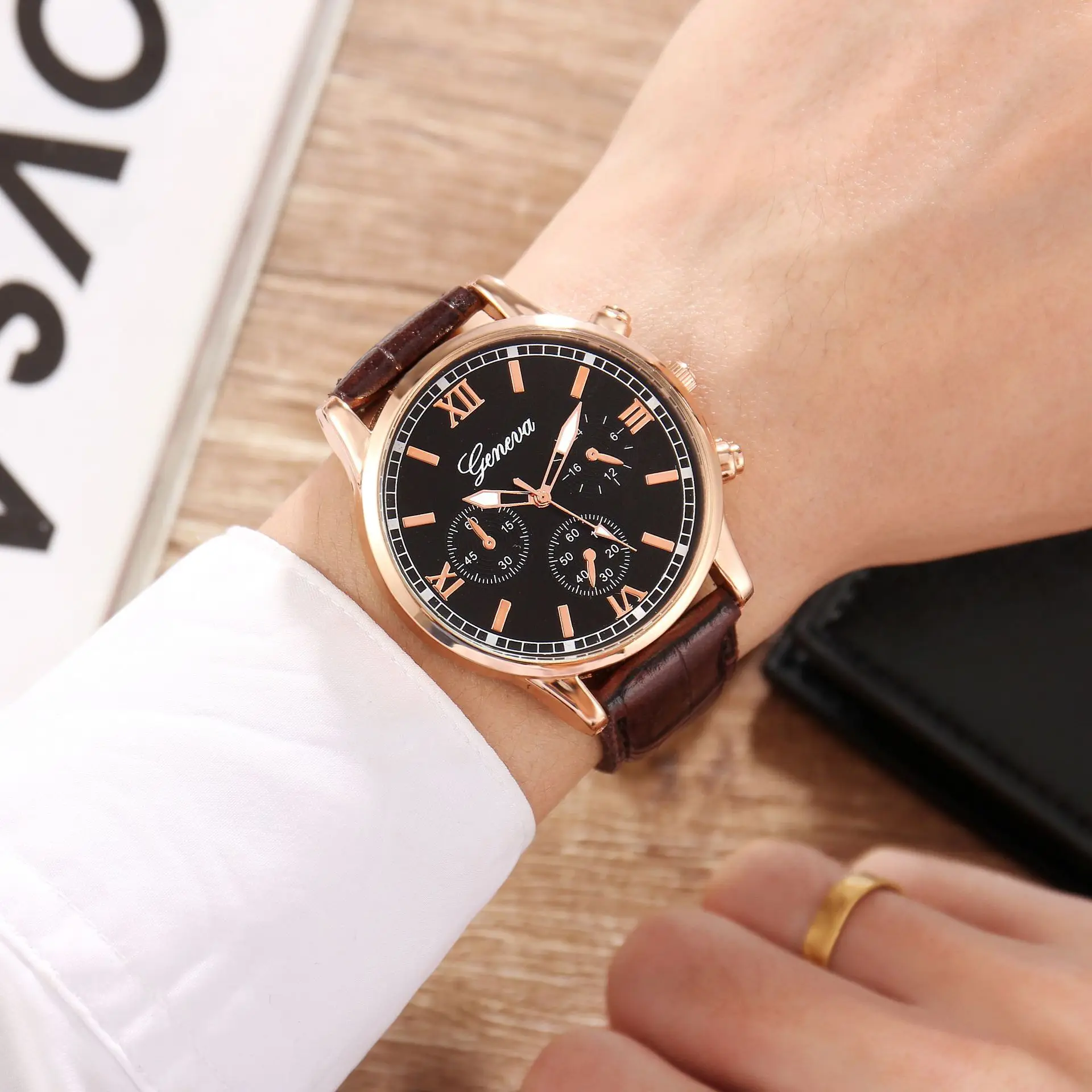 Fashion Mens Watches Top Brand Luxury Men\'s Quartz Wrist Watch Leather Belt Business Military Male Clock relogios masculino