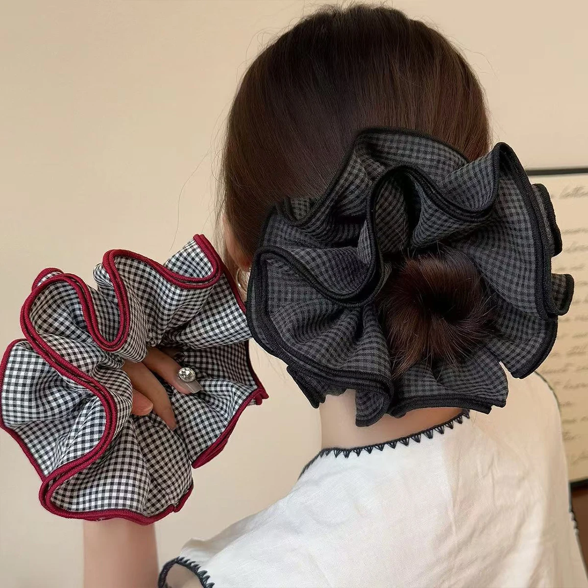 

1pc four-layer cloth checkered high-quality large intestine hair ring, delicate seam headband, beautiful small fresh hair rope