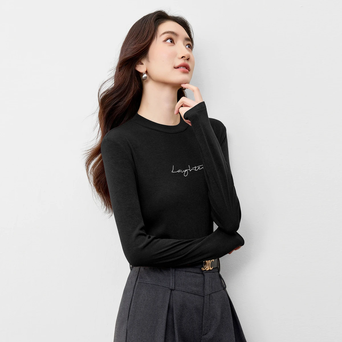 SENTUBILA Long Sleeve T-shirt Woman 2026 Simple Commuting Round Neck Contrasting Letters Embroidered Slim Fit Red Tops 153SF3034
