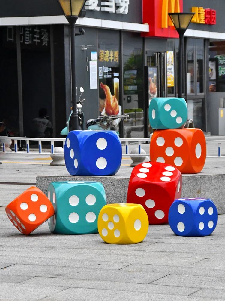 Outdoor simulation dice sculpture real estate shopping mall festival layout activity props ornament cartoon dice ornament