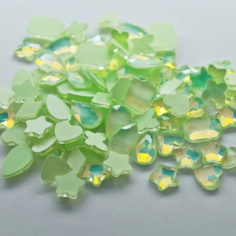 Opal Mokka grün gemischt geformte Boutique flachen Boden Nail Art Strass selbst klebende glänzende Glas Kristall 3D Nagel dekoration
