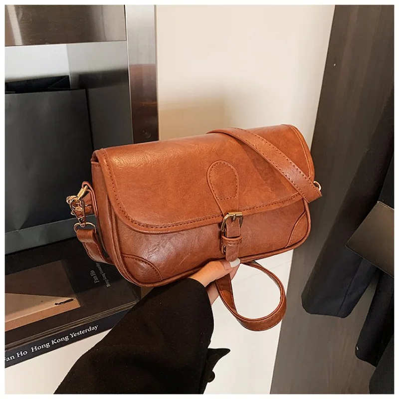 Luksusowa damska torebka na łańcuszku, skórzana listonoszka, elegancka torebka, modna mała kwadratowa torebka.