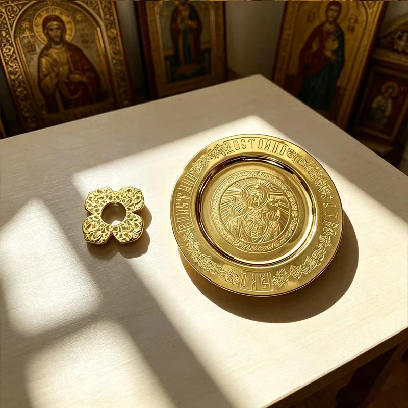 Orthodoxes Altar-Set: Goldene Ikonenplatte und Verzierter Stern in Samtbox für Liturgisches Brot, Diskos, Byzantinische Religiöse Kirchendekoration – Detail 3
