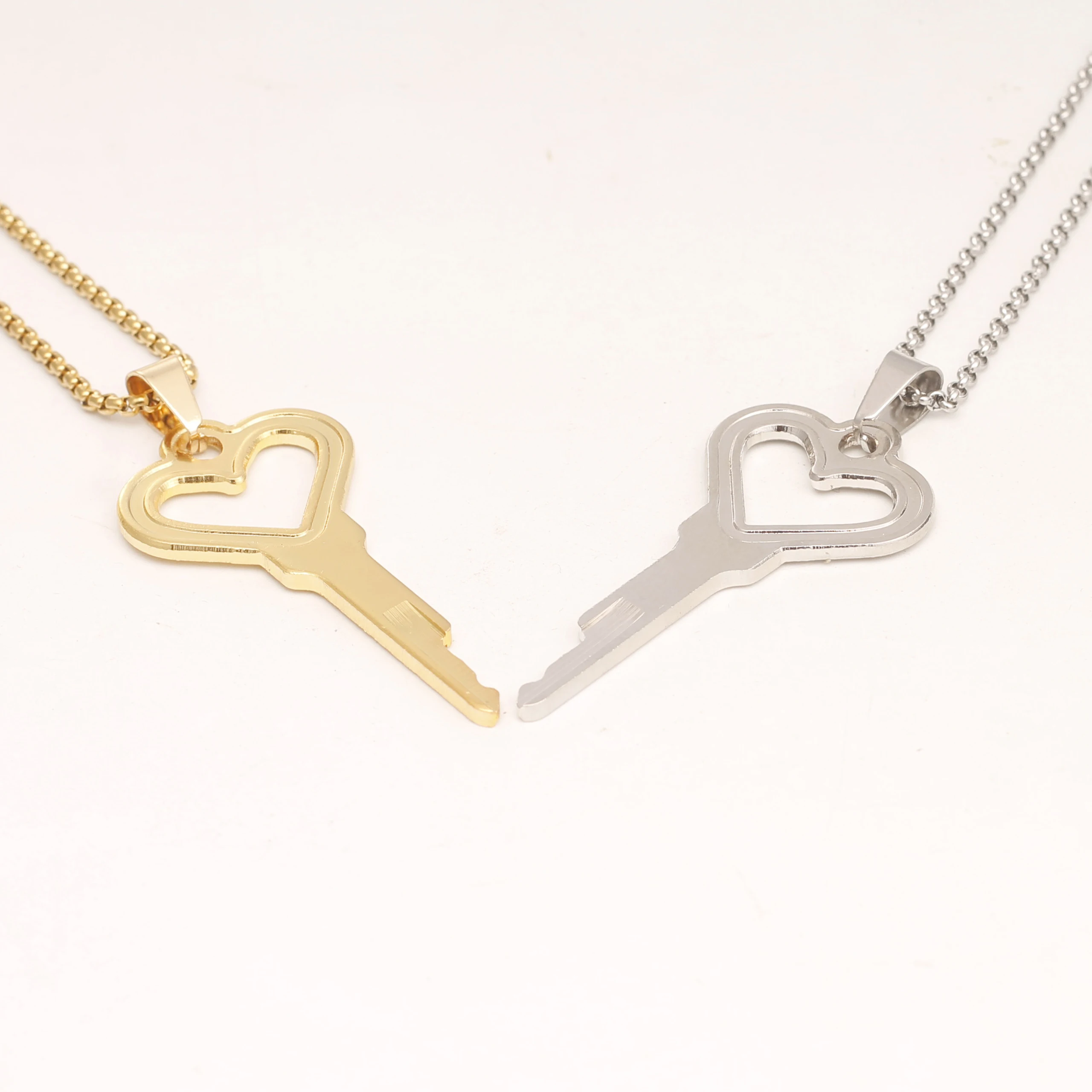 Heart Shaped Chastity Cage Key Necklace Accessory Fits All Cock Cages Integrated Locks Key Holder Sex Toys Adult Games Gifts