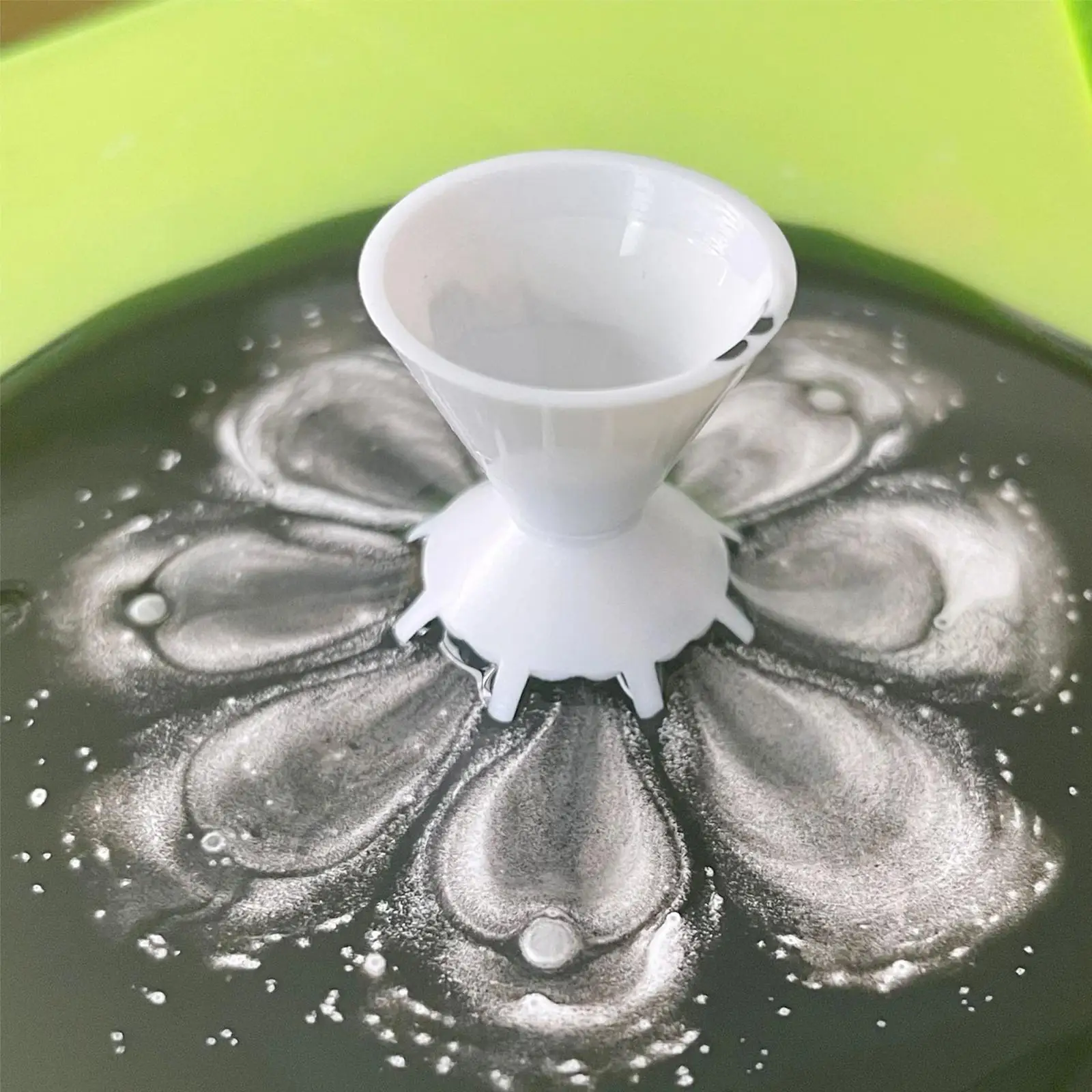 Multi Channel Paint Split Funnel for Acrylic Fluid Art Flower Cup with Small Size for Beginners Drawing Tool
