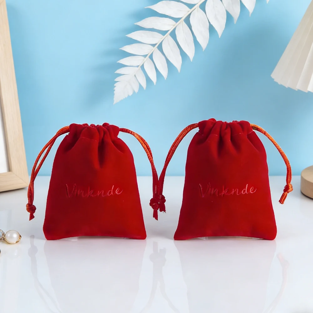 

50 шт. высококачественных красных бархатных мешочков для украшений с гладкой на ощупь поверхностью, мягкие бархатные подарочные маленькие сумочки для танцевальной обуви