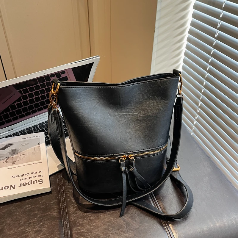 

﻿ Vintage Pu Leather Women's Bag Designers Luxury Handbags Women Double Zipper Bucket Shoulder Bags Female Clutch Black Totes