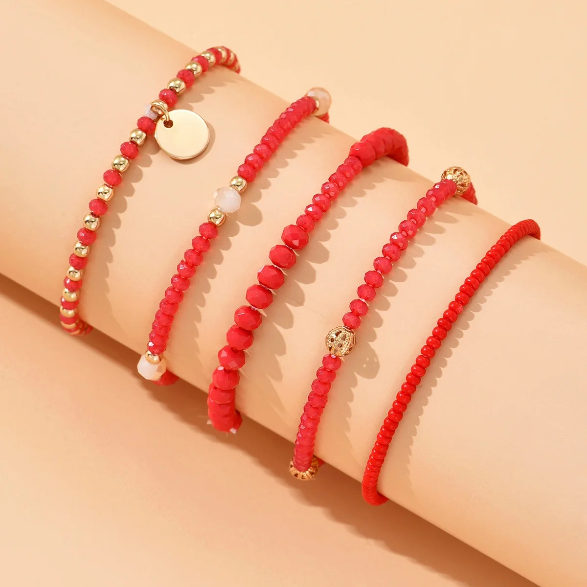 5-teiliges Set aus böhmischem Armband mit Perlen für Damen, glitzerndes Charm-Armband mit elastischen Perlen, Armreif, handgefertigter Schmuck im Boho-Stil. – Detail 6