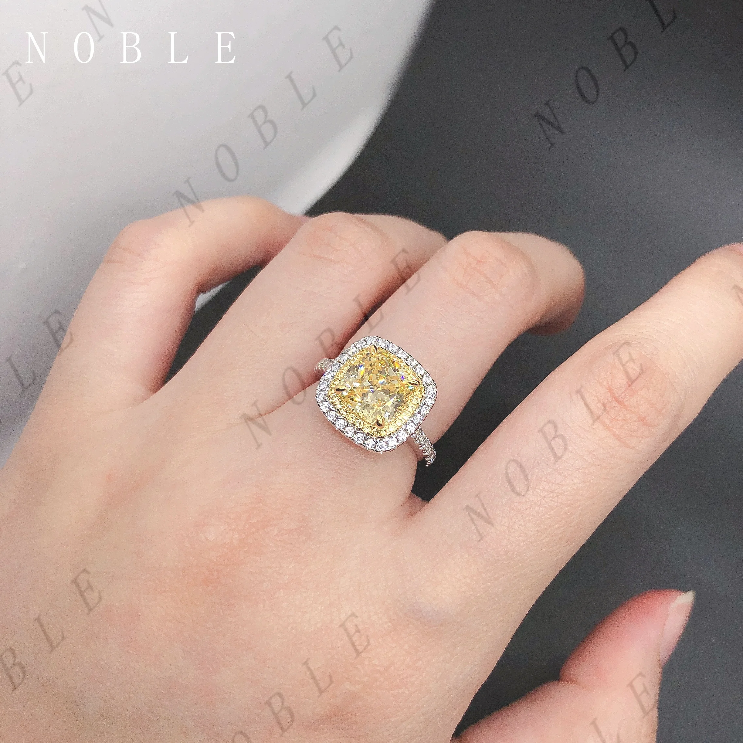 Echter Weißgold AU750 Ring 2,5 CT Strahlend geschliffener gelber Diamant Verlobungsringe für Frauen Schöner Jubiläumsring – Detail 3