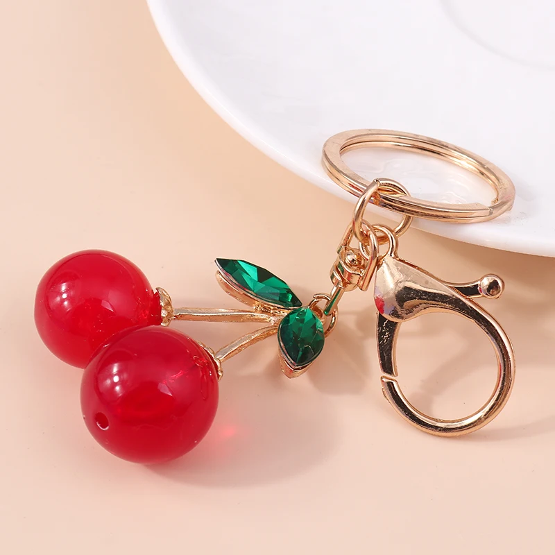 Fashion Crystal Cherry Keychain Creative Fruit Key Chain Cute Girl Key Ring Chains Car Bag Pendant Charm for Women Jewelry Gift