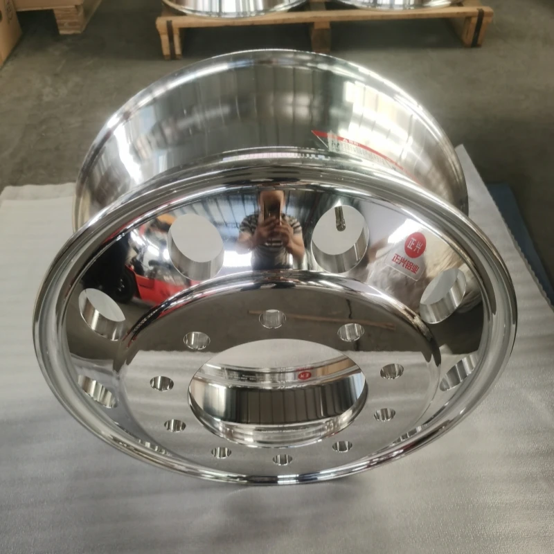Zhengxing truck truck five tons king 6.8 model magnesium aluminum alloy wheel hub ring vacuum steel ring is suitable for 11R