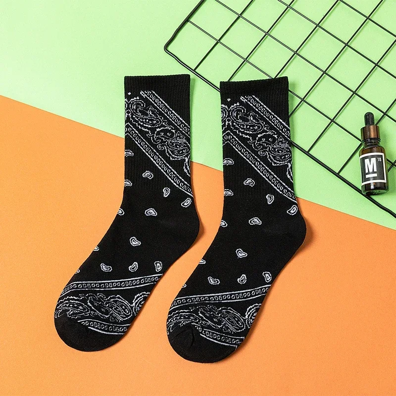 New Fashion Men and Women Socks Cotton Color Striped Harajuku Art Skateboard Cute Funny Happy Original Girls Hip Hop Tube Socks