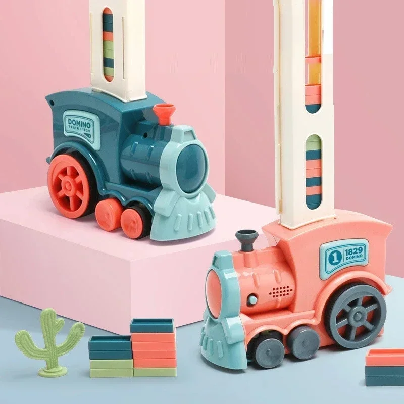 Conjunto de carro de trem elétrico dominó infantil, coloca automaticamente blocos de construção coloridos de dominó, brinquedos educativos diy e presentes