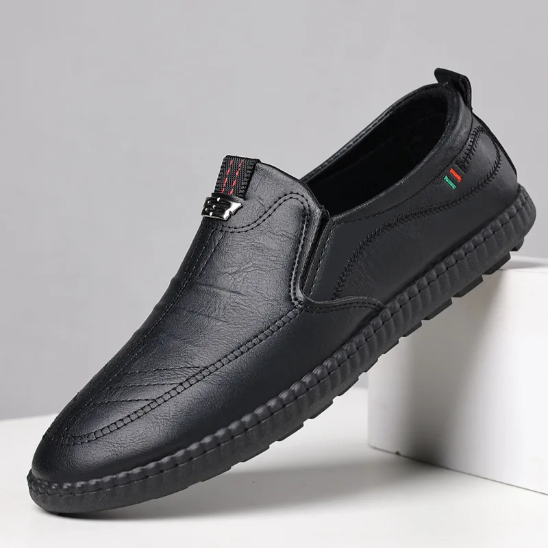 Men Spring Casual Shoes Breathable Loafers Men's Leather Shoes Soft Sole Comfortable Slip-on Flats Low-top Peas Shoes Moccasins